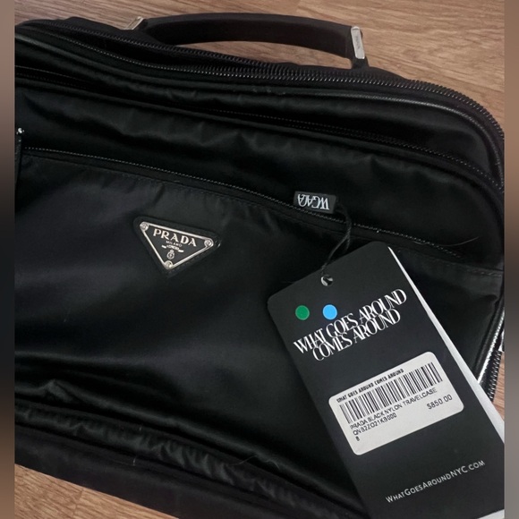 Prada Signature Black Essential Bag with leather strap - Picture 2 of 8